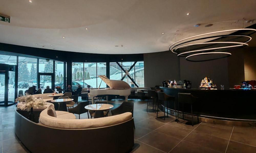 Hotel Pestera Wellness & Spa Moroeni Exterior foto