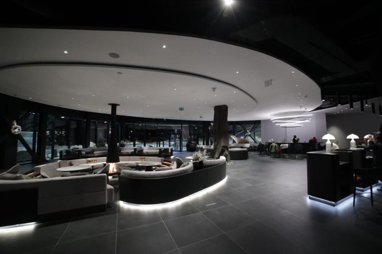 Hotel Pestera Wellness & Spa Moroeni Exterior foto