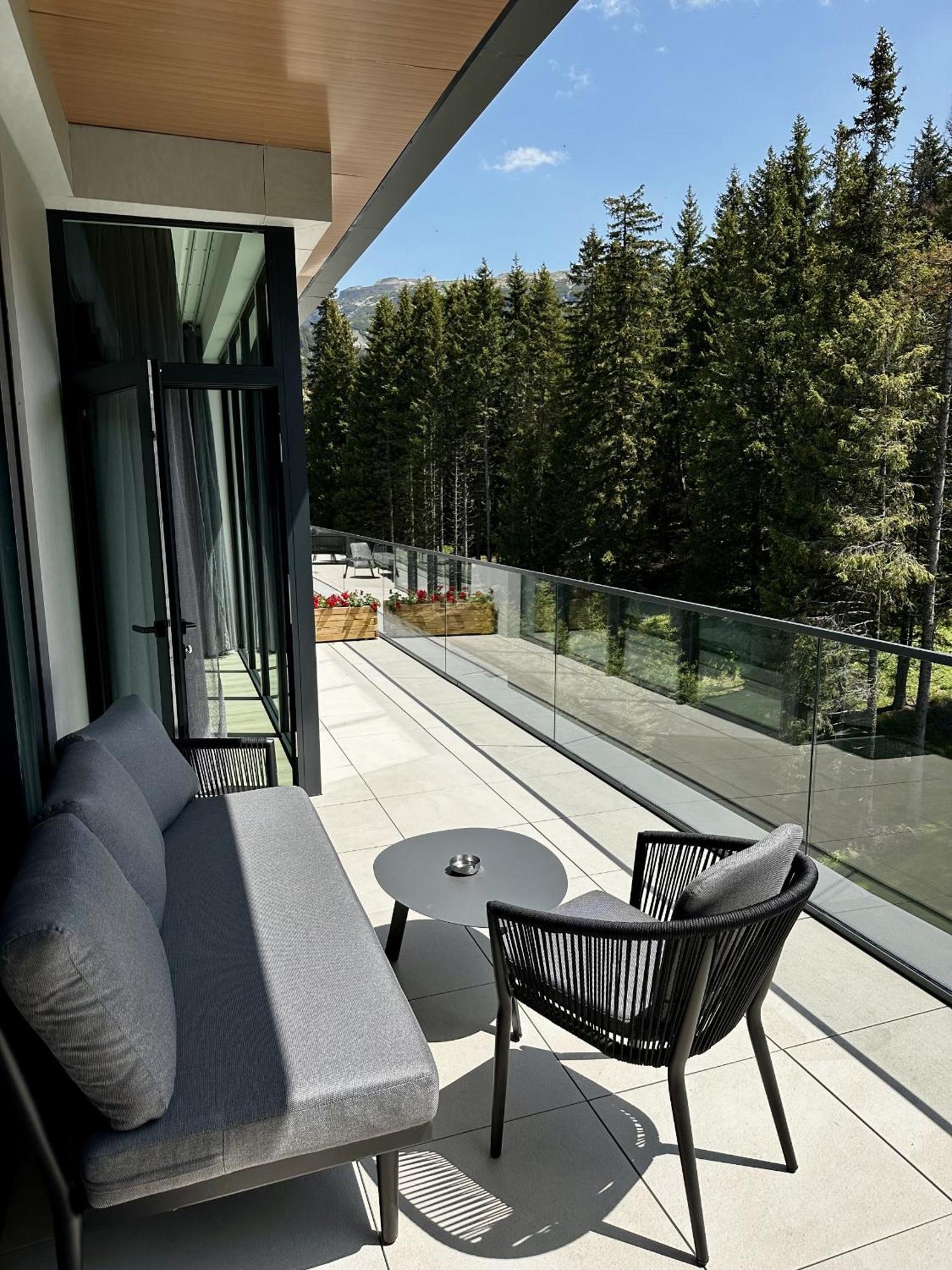 Hotel Pestera Wellness & Spa Moroeni Exterior foto
